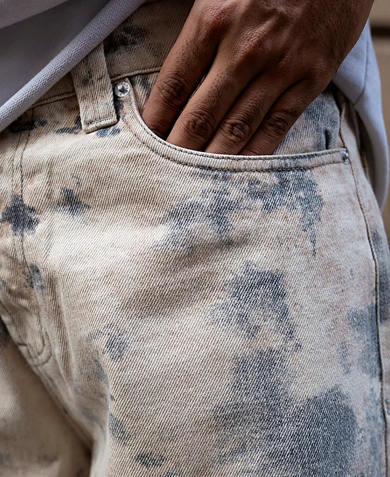 Jeans in a neutral tone for men