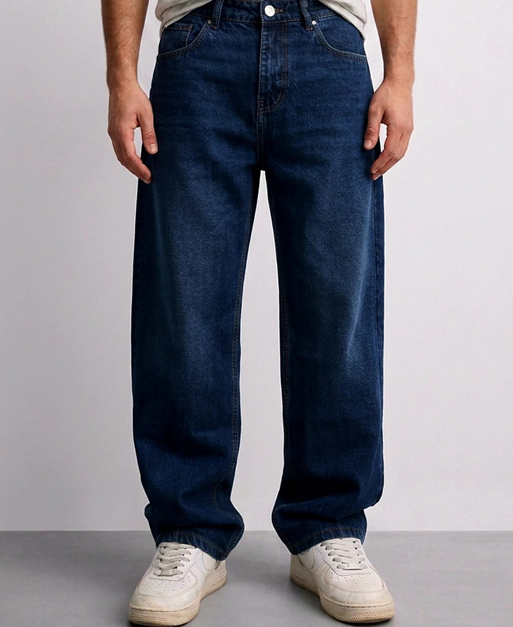 Jeans in a neutral tone for men