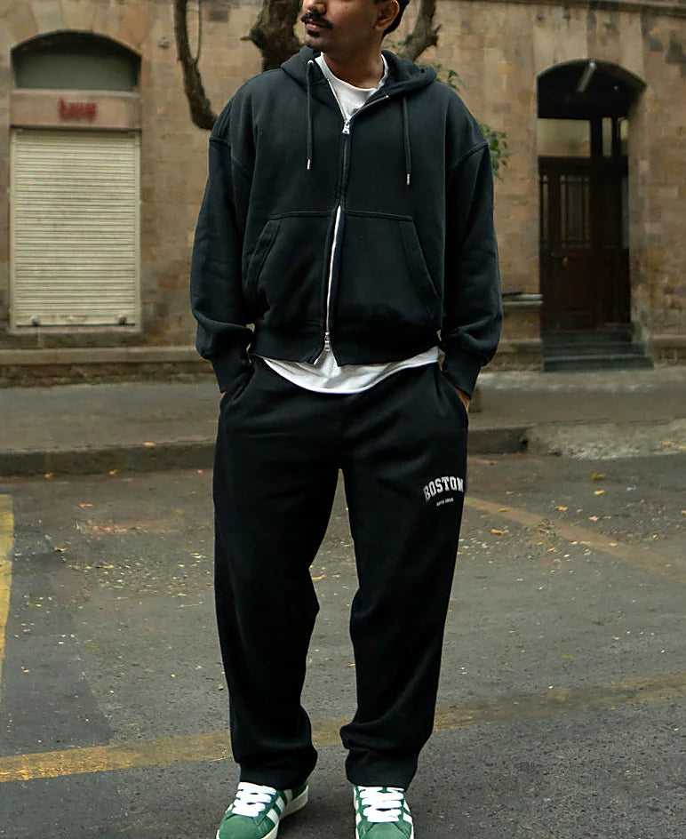 Basic Black Baggy Fit Trackpant