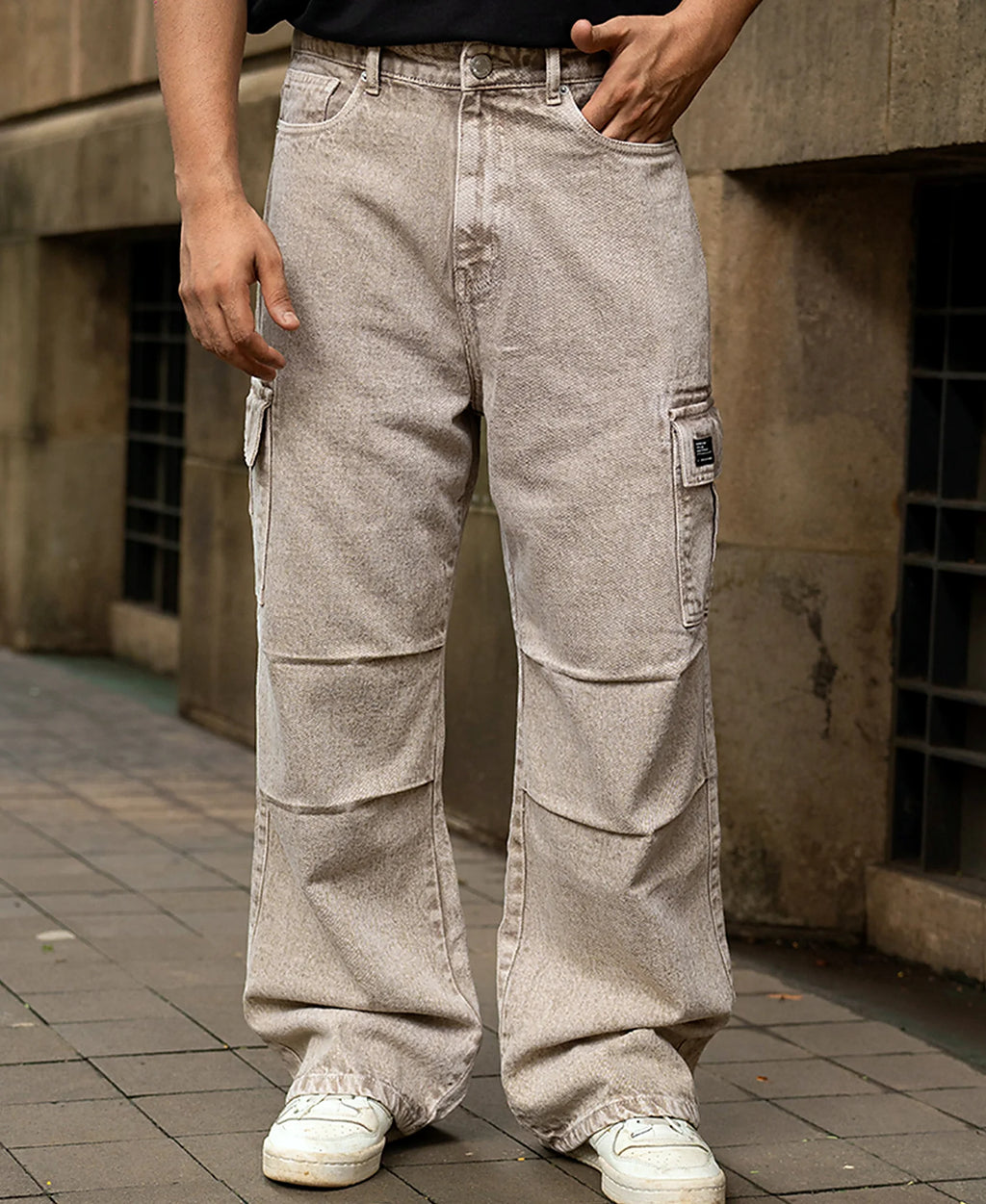 Beige baggy jeans in denim