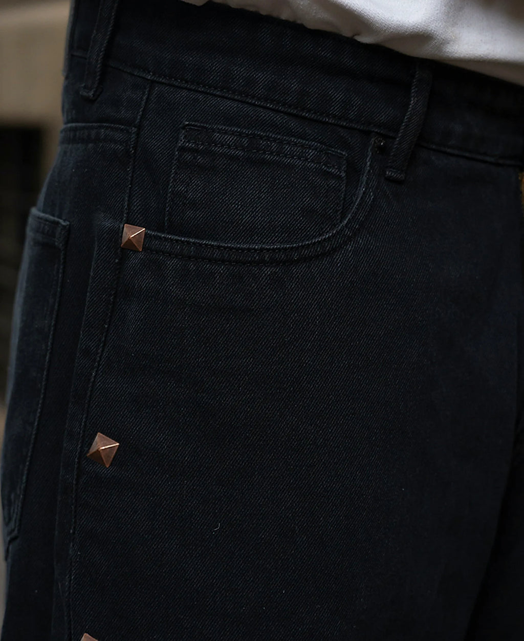 Black baggy jeans in denim