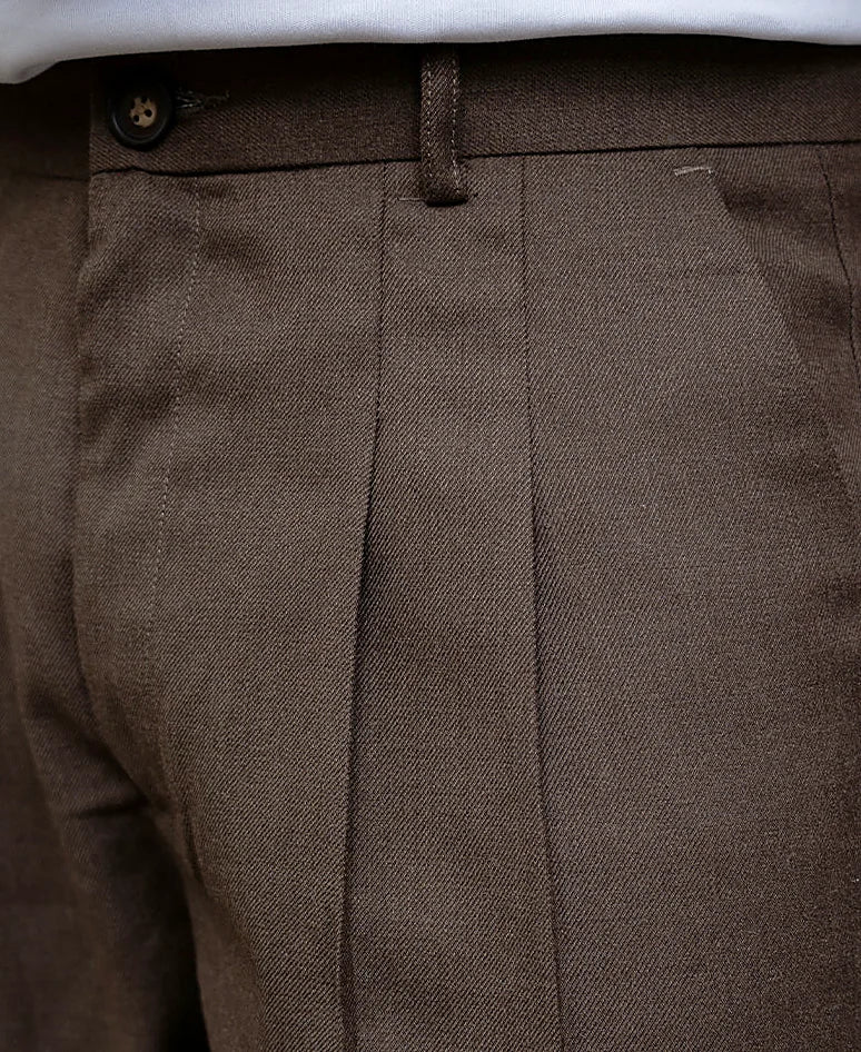 Trousers in brown, baggy fit