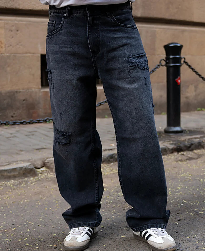 Jeans in charcoal, baggy fit