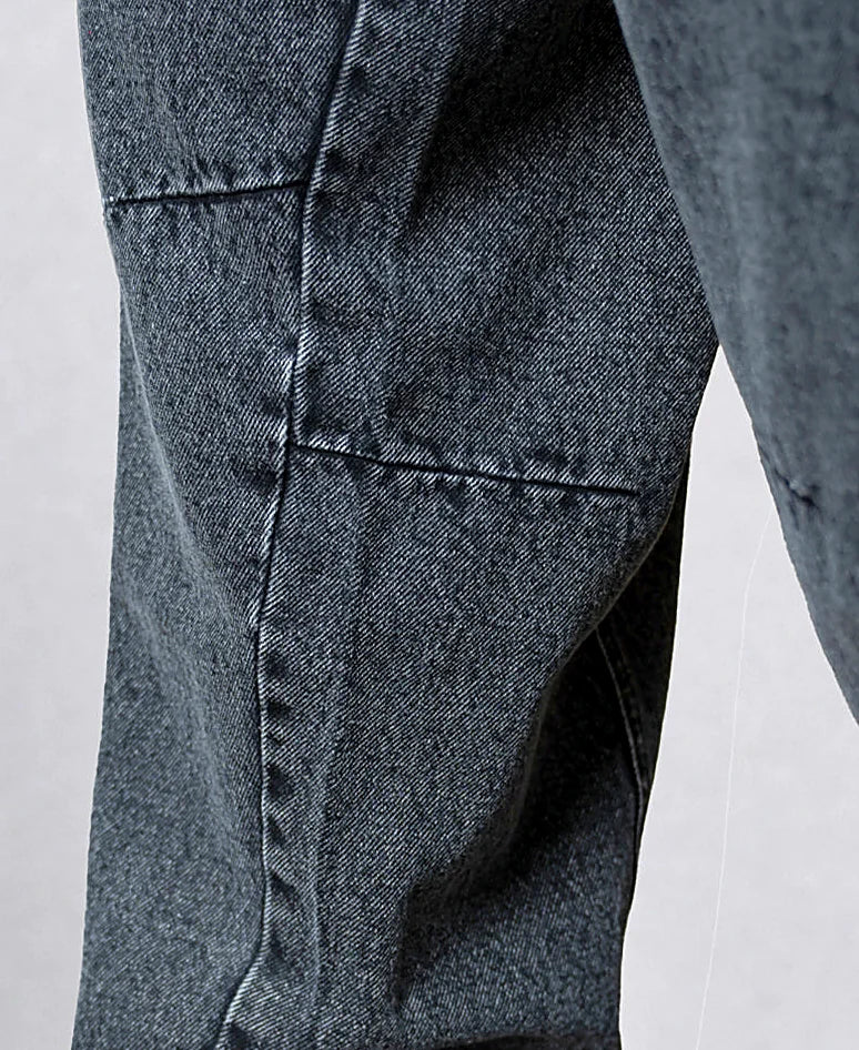Jeans in charcoal, barrel fit