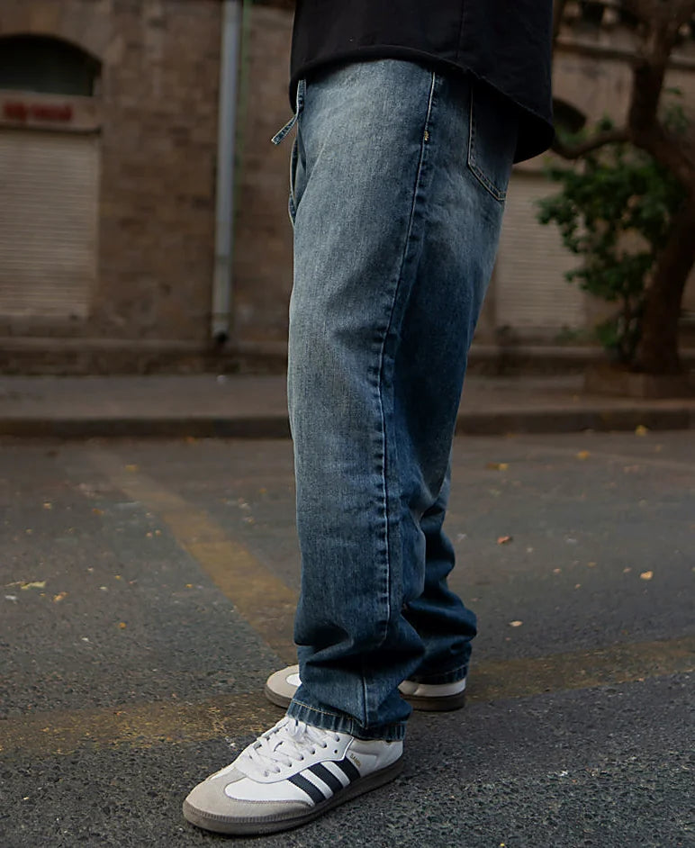 Blue baggy jeans in denim