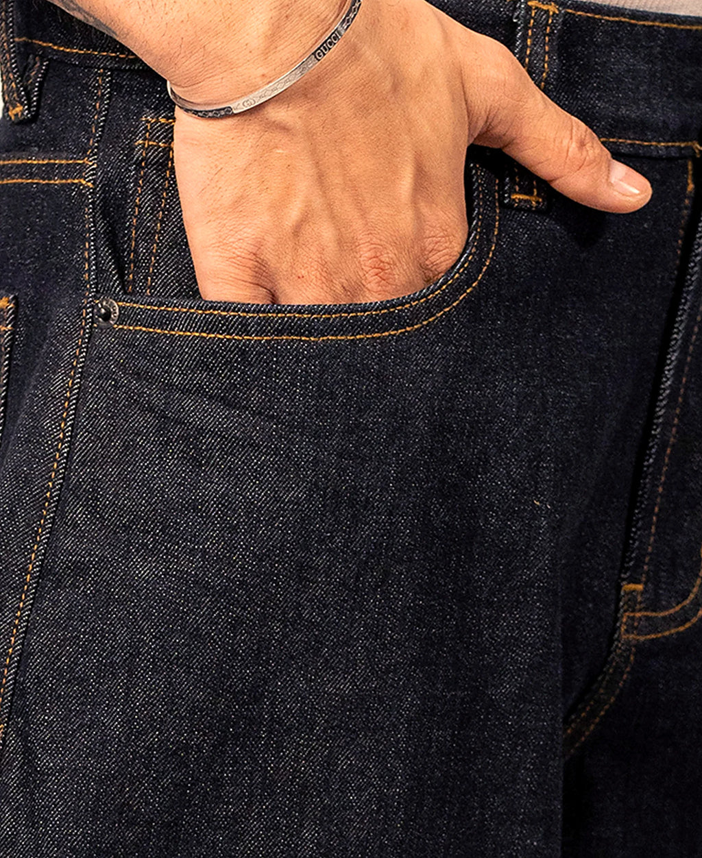 Blue barrel jeans in cotton