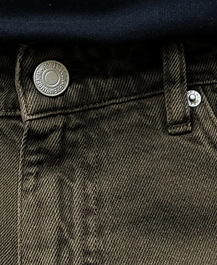 Jeans in olive, baggy fit