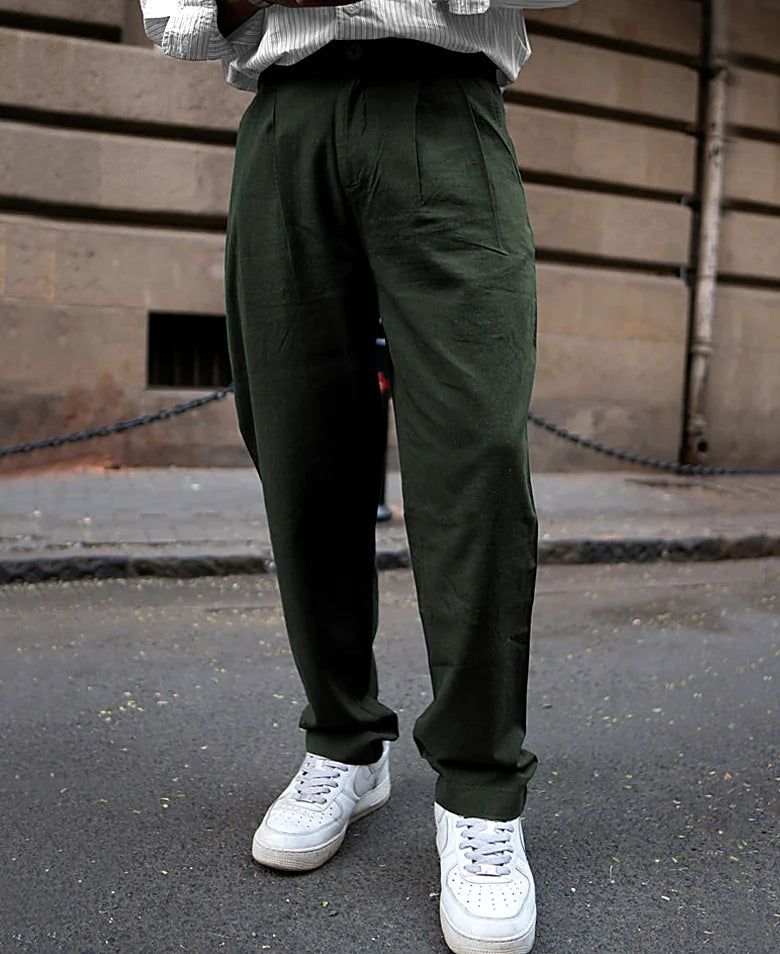 Trousers in a neutral tone for men