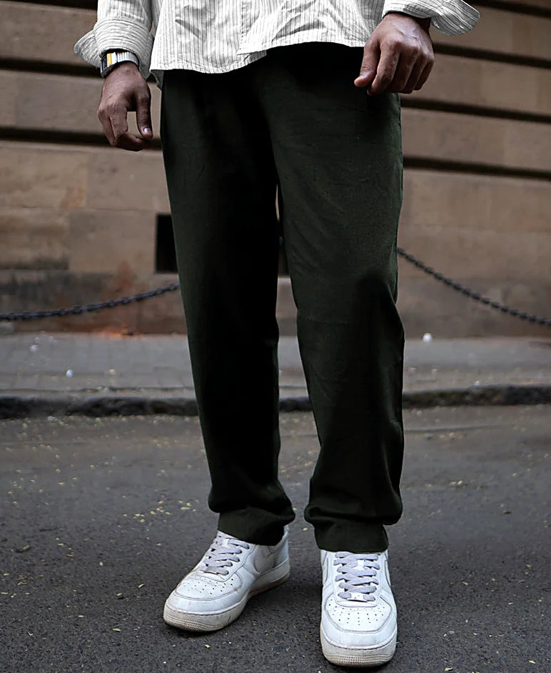 Men's trousers in linen
