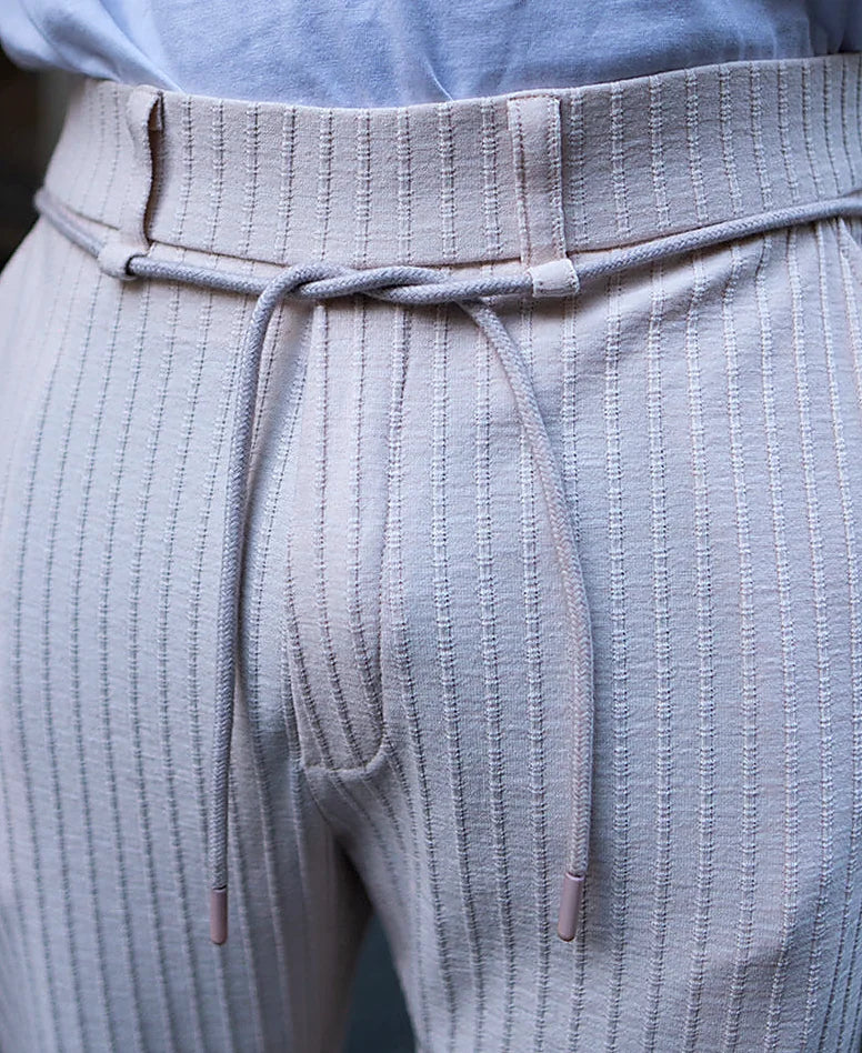 Pants in a neutral tone for men