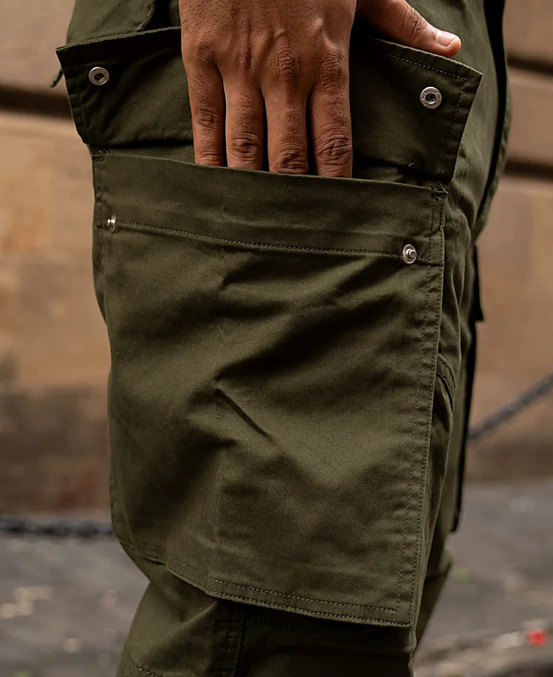 Olive trousers with a relaxed leg