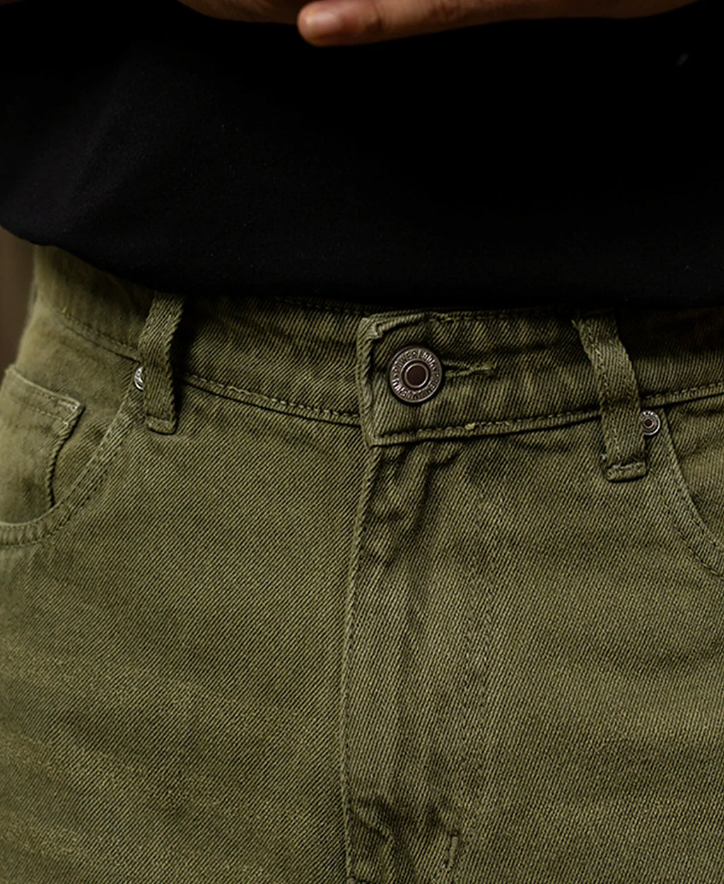 Jeans in olive, baggy fit
