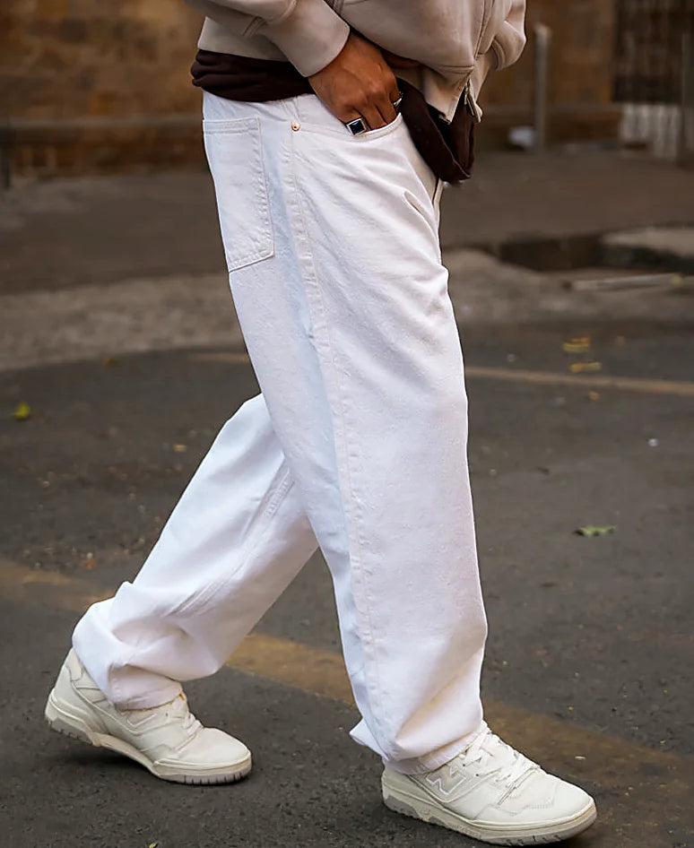 White baggy jeans in denim